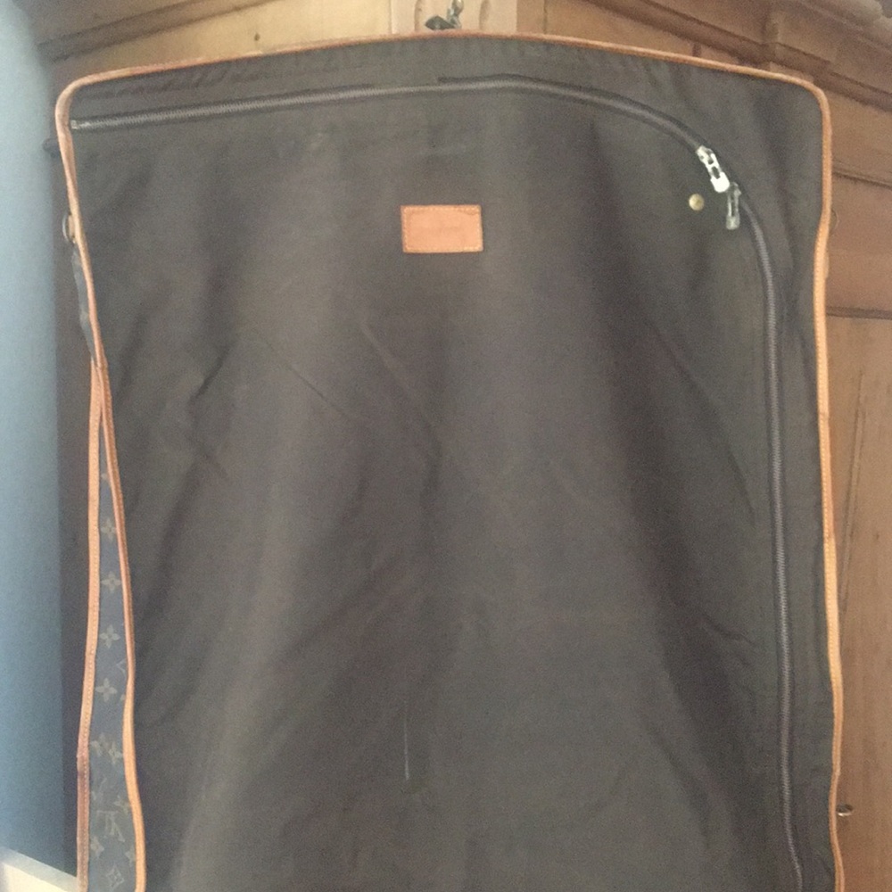 Louis Vuitton Garment Bag - Picture 3 of 8